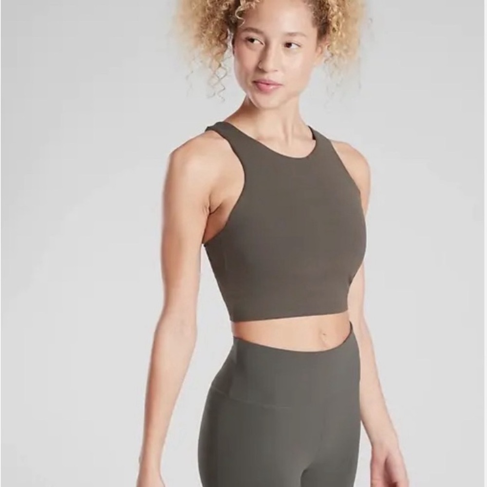 Athleta Conscious Crop